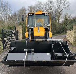 Retroexcavadora Usada JCB 3CX Sitemaster Diésel con Motor Cummins, Bomba de Alta Eficiencia, Bajo Consumo de Combustible, 4 Años de Garantía, Kawasaki - Product Image 5