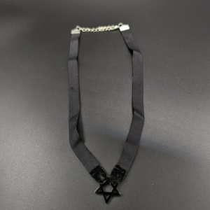 Collier ras du cou gothique en velours noir avec pendentif hexagramme, bijoux de mode sombre personnalisés pour événements gothiques et <span class=keywords><strong>punk</strong></span>, logo et emballage personnalisés - Product Image 4