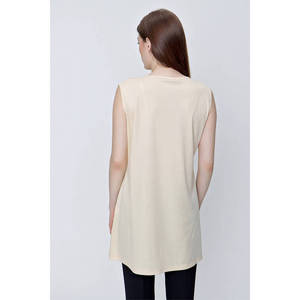Tunique sans manches en mousseline de soie beige - Product Image 6