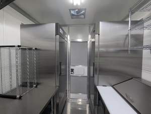 Remolque de Comida Equipado de 24 pies para Pizza y Alitas de Pollo en Venta - Product Image 2