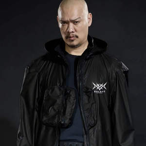 แจ็คเก็ตแฟชั่นสำหรับผู้ชายเสื้อแจ็คเก็ตสีดำมีฮู้ดกันน้ำ - Product Image 1