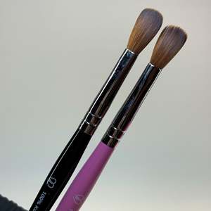 # Pincel Plano 12 JT, 100% Pelo Kolinsky, Forma Ovalada, Pincel de Uñas Acrílico Suave, Mango de Metal, Pre-Engarzado para Precisión, Empaquetado en Caja - Product Image 5