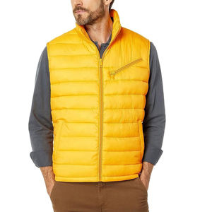 Dernière collection en gros de gilets matelassés légers à col à capuche et fermeture éclair, veste sans manches décontractée en polyester pour homme, service OEM - Product Image 1