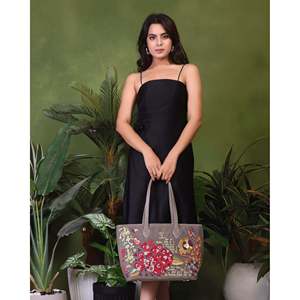 Sac fourre-tout pour ordinateur portable en cuir végétalien pour femme, style bohème, ouvert, avec fermeture à crochet, gris uni, résistant à l'eau, broderie, toutes saisons - Product Image 6