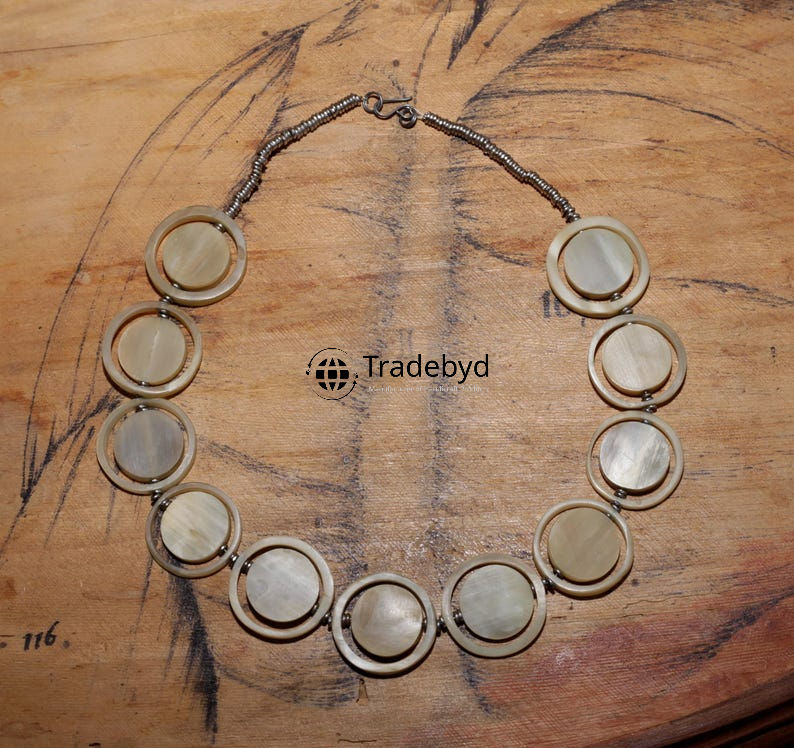 Available in different colore