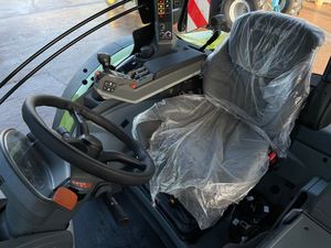 Tractor Agrícola Claas ARION 650 de 85HP con Motor y Caja de Cambios, Tracción 4x4, Dirección Automática, Asiento con Aire Acondicionado, Alta Productividad - Product Image 6