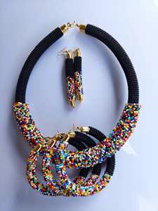 Collar de Cuentas con Bordado Artesanal para Mujer, Collar de Cuentas Moderno Hecho a Mano con Hermosas Cuentas, Perfecto para Fiestas - Product Image 2