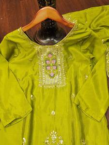 Nouveauté : Ensemble Salwar 3 pièces en modal, style indien et pakistanais, avec broderies et motifs multiples, disponible en grandes tailles. Commandez maintenant ! - Product Image 6