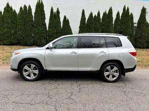 Venta al por Mayor de SUV Highlander AWD Limited 4dr 2012 Usado, Asientos de Cuero, Cámara Trasera, Volante a la Izquierda, Techo Corredizo, LED - Product Image 2