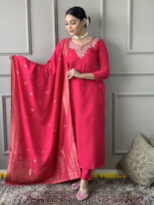 Fancy bordado trabajo elegante festivo étnico viscosa Chanderi tela Kurti pantalón con hermosa tela Jacquard Dupatta para mujeres - Product Image 4