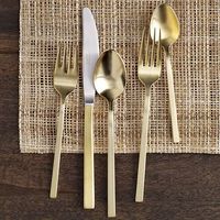 Ensemble de couverts en métal en acier inoxydable à la mode populaire pour les plates-formes de commerce électronique magasins de détail et usage domestique