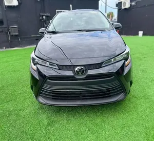 Toyota Corolla 2024 impecablemente limpio - Product Image 1