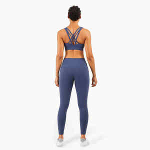 Conjunto de yoga para chicas con logotipo personalizado al por mayor, mallas de entrenamiento para correr de manga larga para mujeres, equipo deportivo de calidad superior para mujeres - Product Image 5