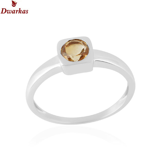 สีเหลือง