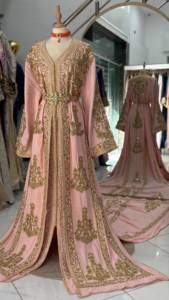 Impresionante y Elegante Vestido Takchita Caftán Marroquí para Mujer, Adornado con Cuentas de Cristal, Perlas Dabka y Pedrería, Cuello en V, Largo - Product Image 2