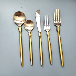 Juego de cubiertos martillados, juego de cubiertos hechos a mano, vajilla, evento de boda, juego de cubiertos, cuchillo, cuchara, tenedor, decoración de restaurante en casa - Product Image 1