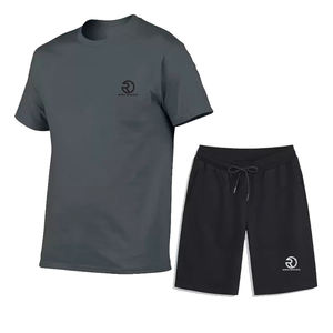 Vêtements de sport d'été streetwear confortables et respirants de couleur pure avec logo personnalisé pour hommes ensemble t-shirt et short - Product Image 1