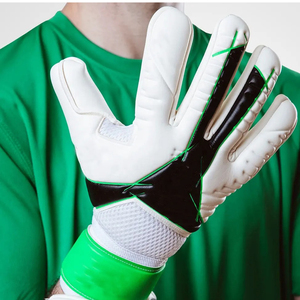 Gants de gardien de but de football noir et vert en cuir PU, doigts entièrement protégés, antidérapants, respirants, avec fermeture auto-agrippante réglable - Product Image 6