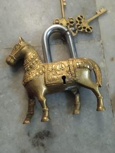 Heurtoir de porte en métal de conception esthétique moderne Or Antique fenêtres en métal poli Accessoires de portes Articles de serrure de porte modernes - Product Image 5