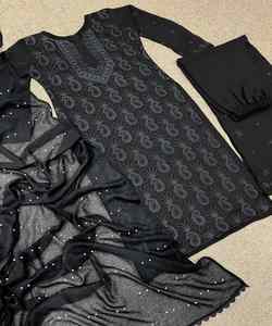 Actualización de moda de invierno: vestidos paquistaníes para mujeres Salwar Kameez último: Actualice su armario de invierno con lo último en Pakistán - Product Image 6