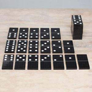 Jeu de dominos noirs, boîte cadeau unique, prix abordable, jeu d'intérieur pour enfants, jeu de pique-nique, fabrication sur mesure - Product Image 5