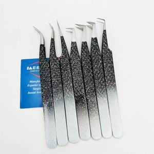 Pince à épiler professionnelle en acier inoxydable avec pointes pointues à angle incurvé Outils durables pour les cils volumineux - Product Image 3