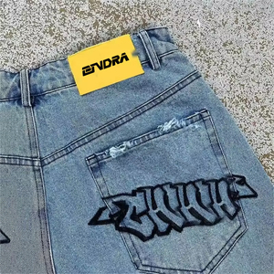 Short en jean surdimensionné à ourlet brut avec logo en relief 3D personnalisé Y2k Vintage Wash Heavy Weight Splatters Vintage Jeans Shorts - Product Image 3