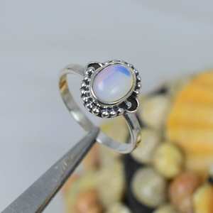 Bague en argent sterling 925 faite à la main de style bohème avec opalite laiteuse bijoux tendance pour mariage de femmes - Product Image 1
