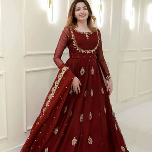 Robe de soirée en georgette brodée de sequins en polyester avec dupatta, tenue de soirée, vêtements ethniques de créateur pour femmes, mariage - Product Image 1