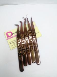 Pince à cils à poignée Kitty Design Rose Gold plasma Sustainable Steel Volume L Shape Pointed & Hook Design Cils Tweezers. - Product Image 3