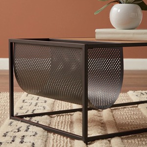 Table cylindrique ronde élégante en or conçue pour les chambres à coucher et les coins décoratifs avec un attrait intemporel - Product Image 2