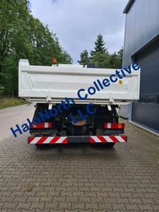 Camion à benne basculante diesel lourd d'occasion 2007 pour Mercedes Benz 1832 4x4 Euro 4, conduite à gauche, capacité de charge de 31 à 40 tonnes, poids total autorisé de 10 à 15 tonnes - Product Image 4