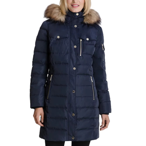 แจ็คเก็ตวาร์ซิตี้สไตล์ใหม่ ใส่สบายสำหรับฤดูหนาว คุณภาพดีเยี่ยมสำหรับผู้หญิง แบบพัฟเฟอร์บุใยสังเคราะห์ มีฮู้ด กันลม ผลิตจากขนสัตว์แท้ 100% รับสกรีนโลโก้ - Product Image 1