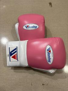 Guantes de Boxeo Personalizados con Diseño OEM, Color Rosa y Blanco, con Cordones, 10oz 16oz, de Cuero, Impermeables, para Entrenamiento de MMA y Kickboxing - Product Image 3