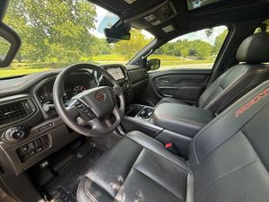 Shinning Used 2024 Nissan Titan 2017 Crew Cab 4WD con asientos de cuero Paquete de energía Bluetooth Navegación Ruedas Premium - Product Image 4