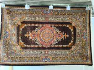 Alfombra Persa Hecha a Mano de Seda Pura, Elegante Alfombra de Diseño Anudada a Mano, Decoración de Interiores de Lujo para Casa, Villa u Hotel - Product Image 3