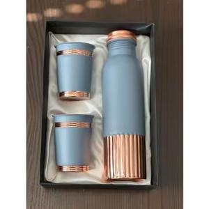 Design élégant et bouteille de cuivre finie étanche, ayurvédique, et idéal pour les personnes soucieuses de leur santé bouteilles de verres - Product Image 1