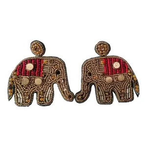 Pendientes de elefante bordados a mano con cuentas de último diseño 2024, el mejor proveedor de joyería de La India - Product Image 1
