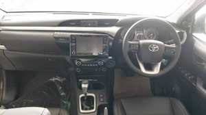 Toyota Hilux REVO 2024 Doble Cabina 2.8L Turbo Diésel, Versión Completa, Impecable, Autos Usados Listos para Enviar - Product Image 5