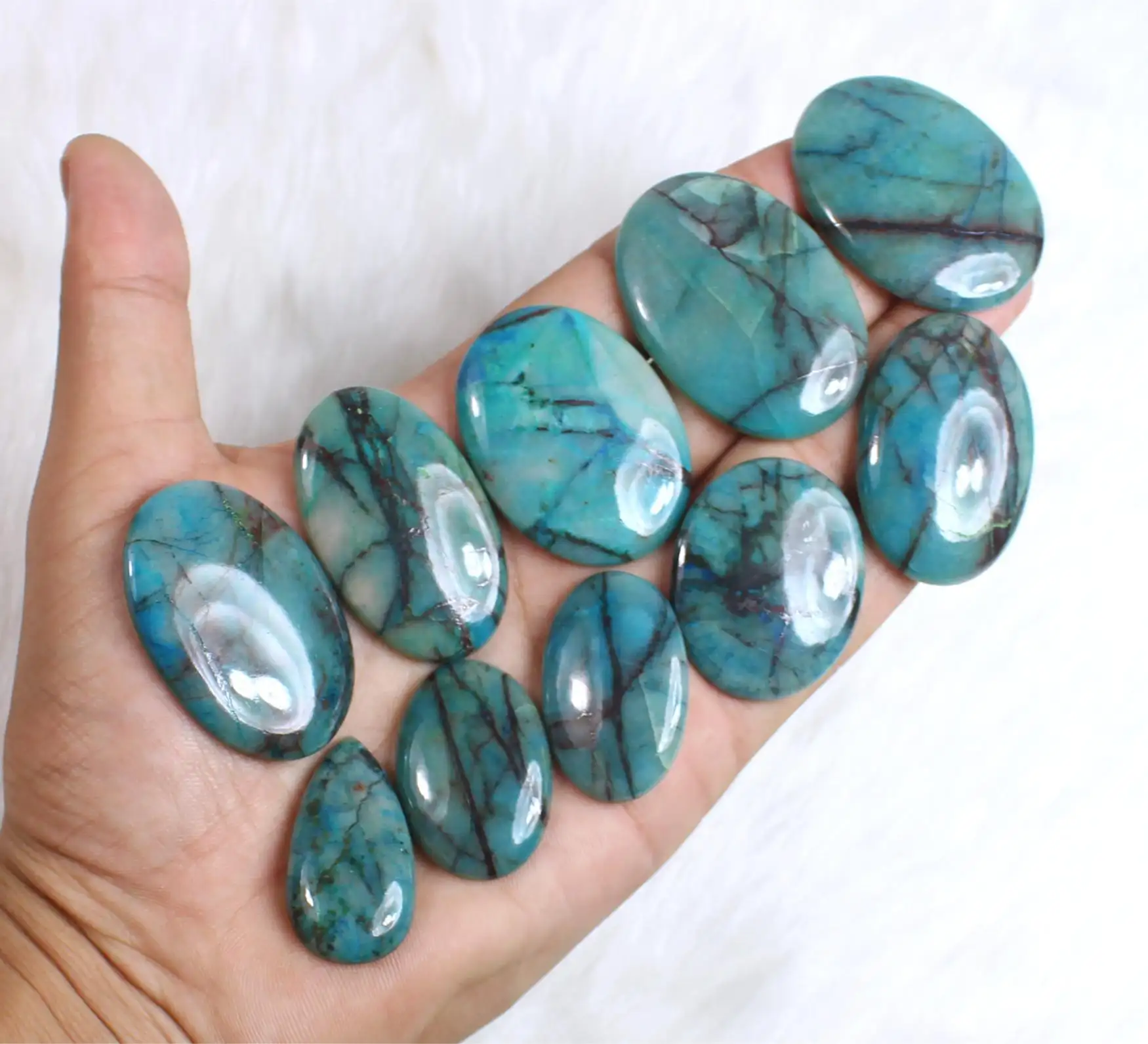 แอฟริกัน Chrysocolla Cabochons สําหรับทําเครื่องประดับแอฟริกัน Chrysocolla อัญมณีผสมรูปร่างและขนาดอัญมณีจํานวนมากอัญมณี