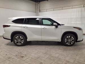 Highlander Hybrid XLE AWD 2024, SUV Nuevo y Usado, Volante a la Izquierda, Interior Oscuro, Asientos de Cuero - Product Image 5
