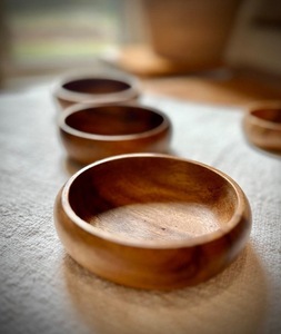 Bol à mélanger en bois d'acacia naturel-Fait à la main écologique et résistant aux aliments de haute qualité - Product Image 1