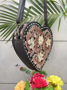 Nouveau Style occidental outillage à la main sculpture élégant sac à main en forme de coeur sac à bandoulière motif à la mode bandoulière sacs à bandoulière femmes - Product Image 2