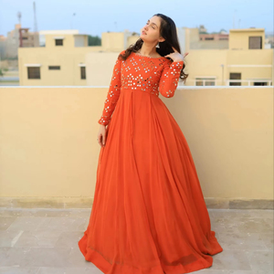 Robe maxi en mousseline de soie Anarkali Lehenga Choli à l'allure royale pour femmes, tenue de soirée et de mariage - Product Image 1