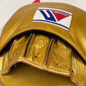 Mitaines de frappe Winning de qualité supérieure, professionnelles pour la boxe et le MMA, nouvelles mitaines de frappe ovales incurvées Winning professionnelles - Product Image 3