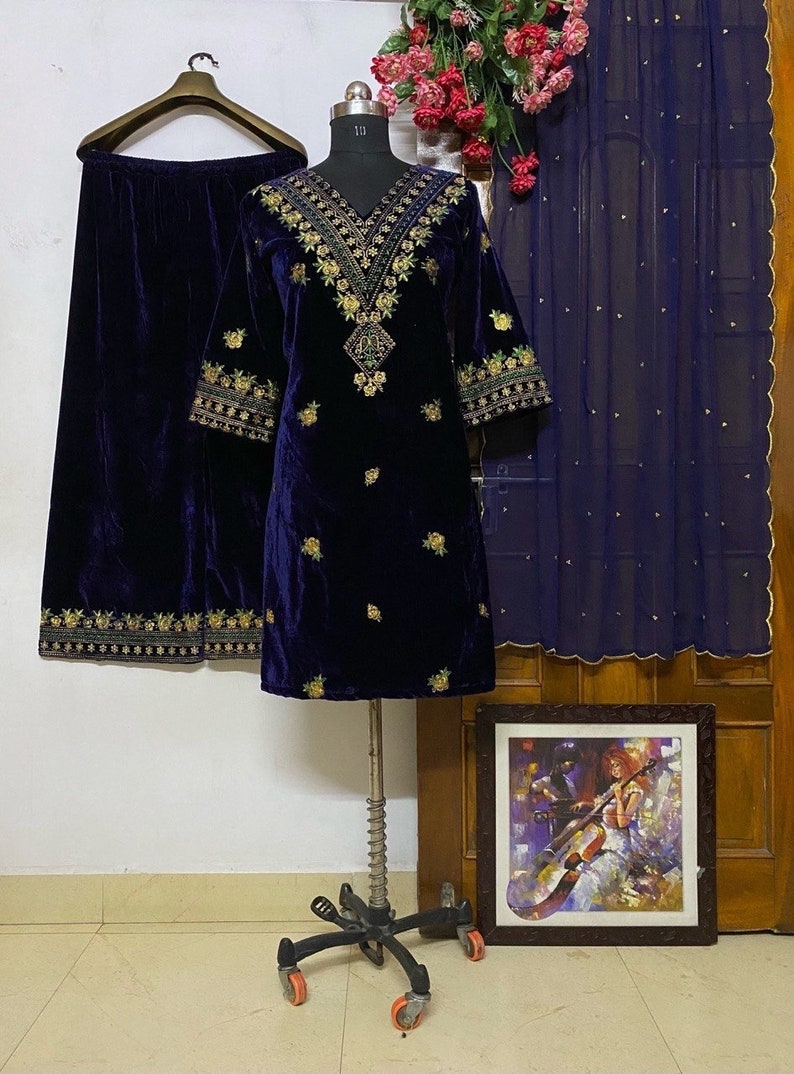 Pakistani Elegant Designer Velvet Suit Zari Embroidered Velvet Partywear Dress with Bell Sleeves, Readymade 3 Piece Velvet Suit| Alibaba.com Pakistani Elegant Designer Velvet Suit Zari Embroidered Velvet Partywear Dress with Bell Sleeves, Readymade 3 Piece Velvet Suit| Alibaba.com