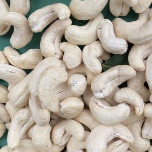 ซันติโกเวียดนาม W320เม็ดมะม่วงหิมพานต์จากโรงงานซันติโก้เวียดนามผู้ผลิตที่เชื่อถือได้ - Product Image 1