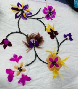 Lehenga ลูกไม้ถักนิตติ้งผ้าโพลีเอสเตอร์100% ที่ทำขึ้นอย่างสวยงามเป็นมิตรต่อสิ่งแวดล้อมผ้าเย็บปักด้วยมือแบบออร์แกนิคที่หรูหราน้ำหนักเบาสำหรับเจ้าสาว - Product Image 1