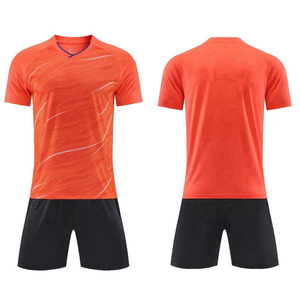 Ensemble de maillots de football pour hommes personnalisés de haute qualité Sublimation de haute technologie nom personnalisé adultes Football pratique uniformes de grande équipe - Product Image 5