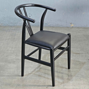 Chaise de salle à manger contemporaine en bois de caoutchouc avec siège rembourré et design léger - GCF206 - Product Image 2
